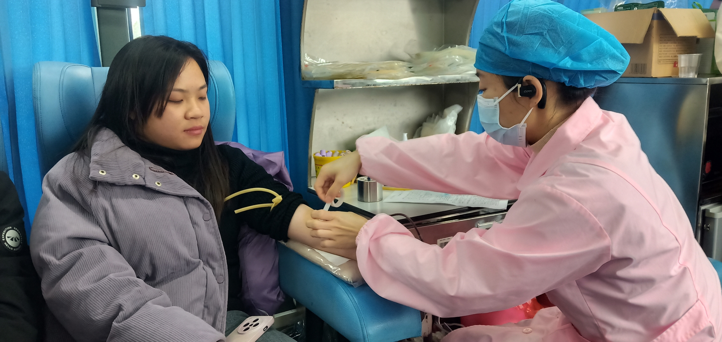 平桂区：干部职工踊跃义务献血 传递爱心正能量