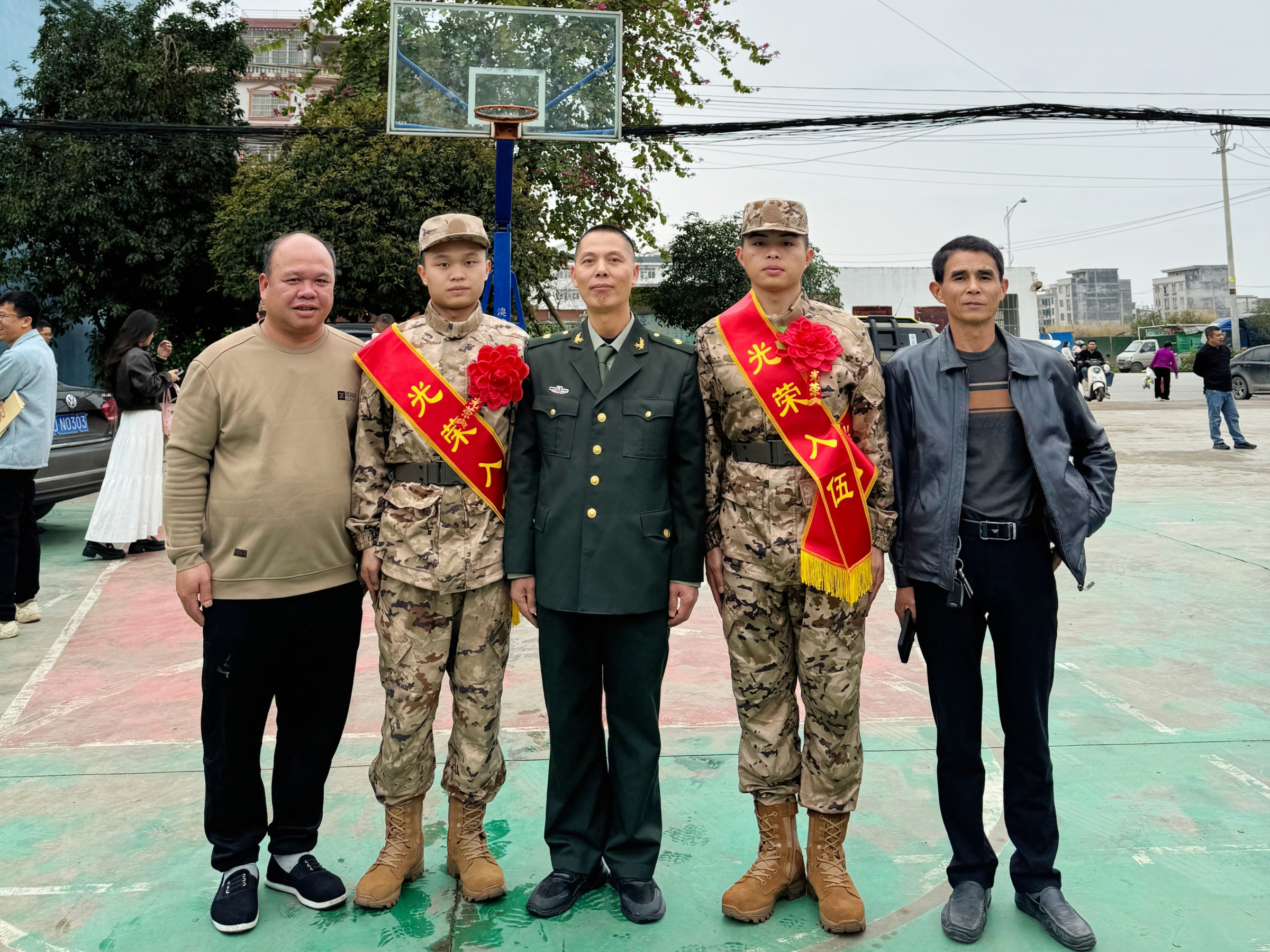 太飒了！贺州这对堂兄弟从舞狮少年变身热血新兵