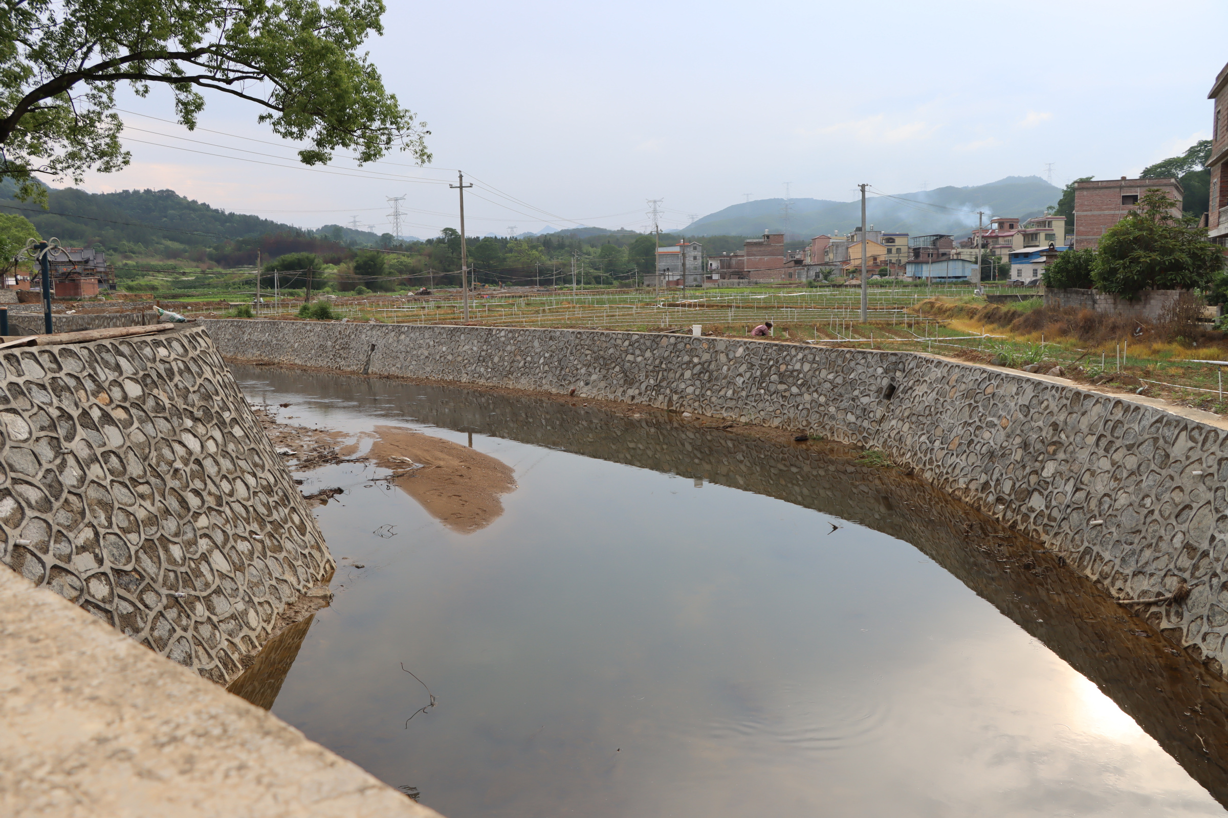 钟山：360万“民生基建”项目让1478人共享发展红利