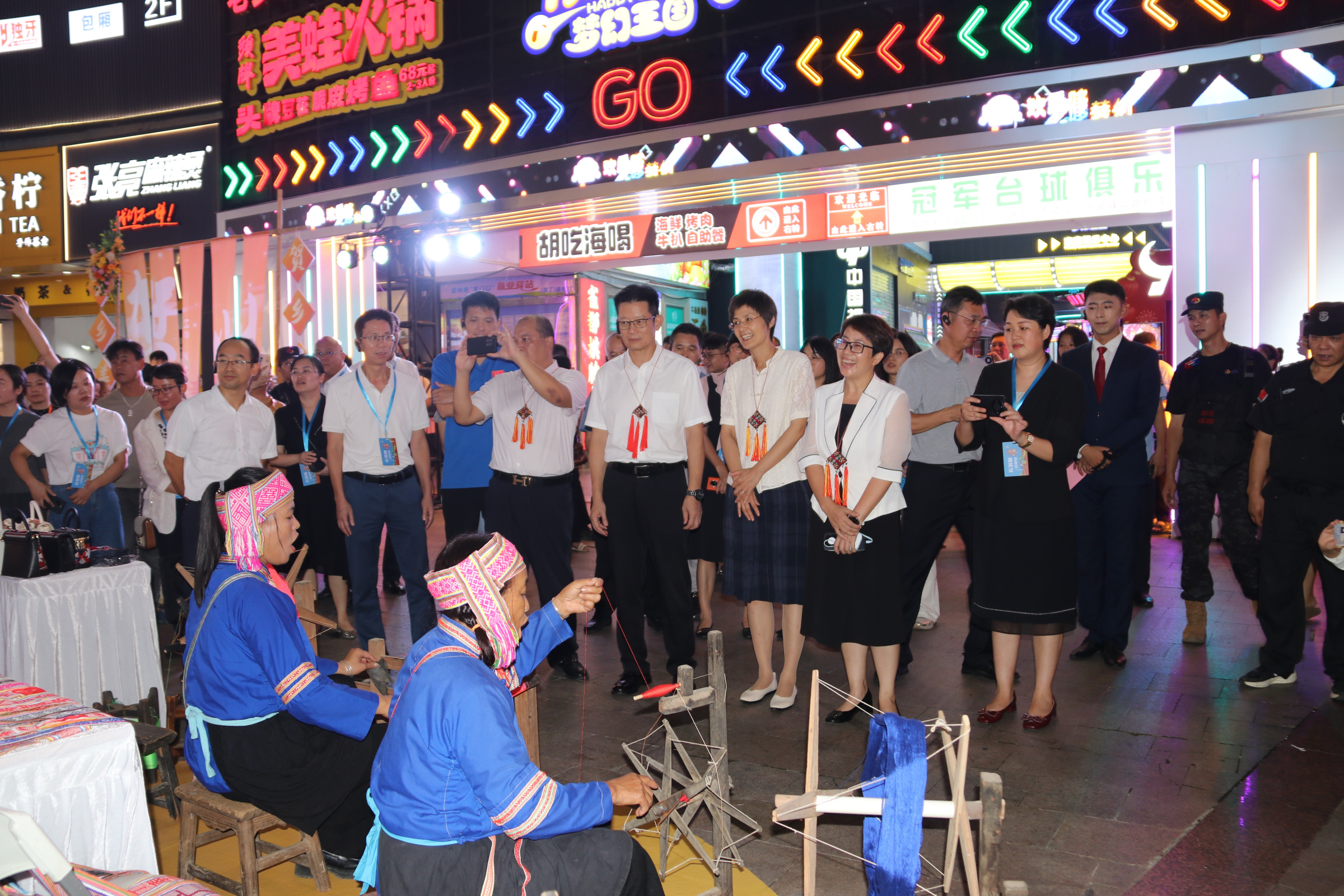 2025“活力夜广西”嘉年华贺州主场活动在八步区远东城启动