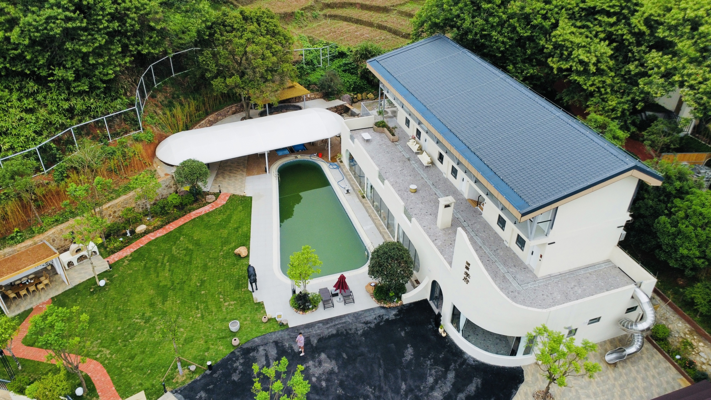 采茶、观景、住民宿！平桂狮南村把移民村建成“网红打卡地”