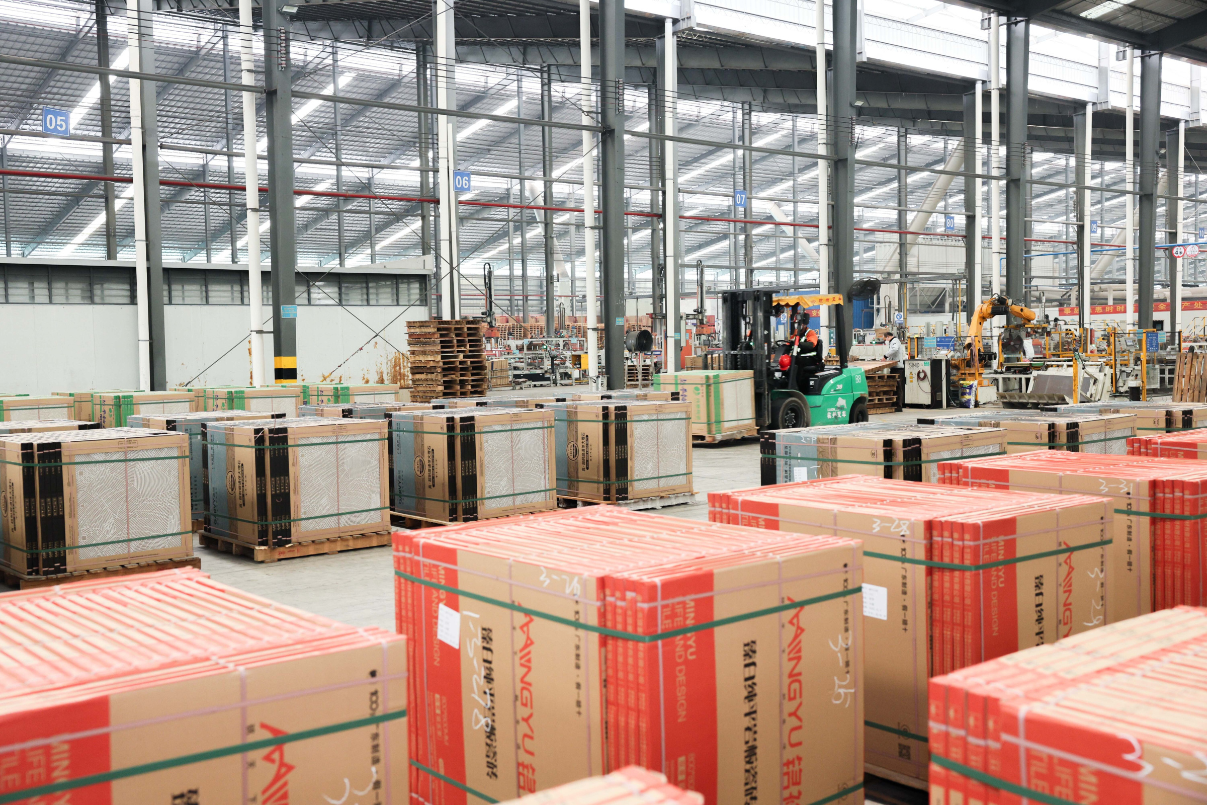 年末赶订单！贺州陶瓷企业生产忙