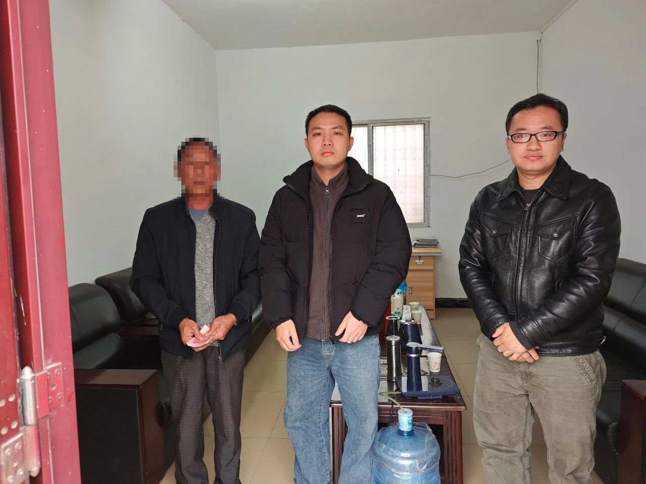 工钱送到家门口，钟山这位脱贫户笑着红了眼