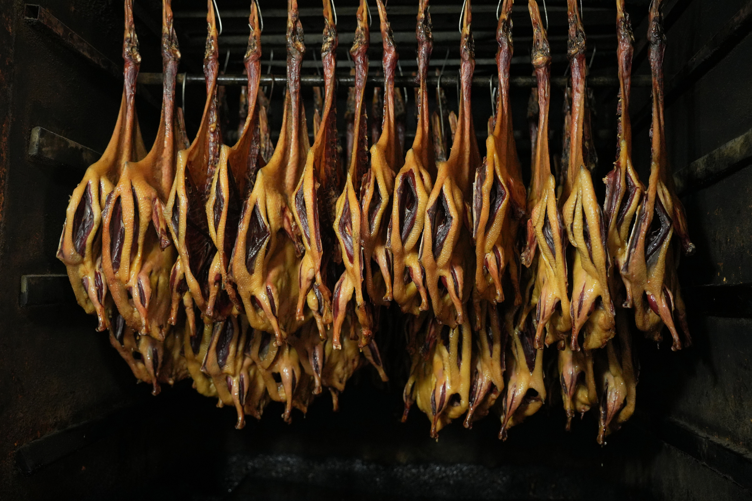 冬日腊味飘香时 南乡腊鸭晾晒忙