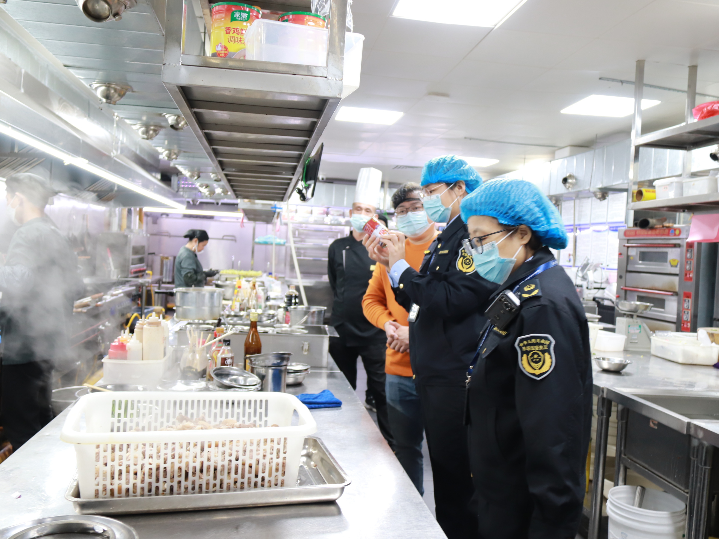 守护舌尖安全！八步区开展餐饮安全“护航行动“