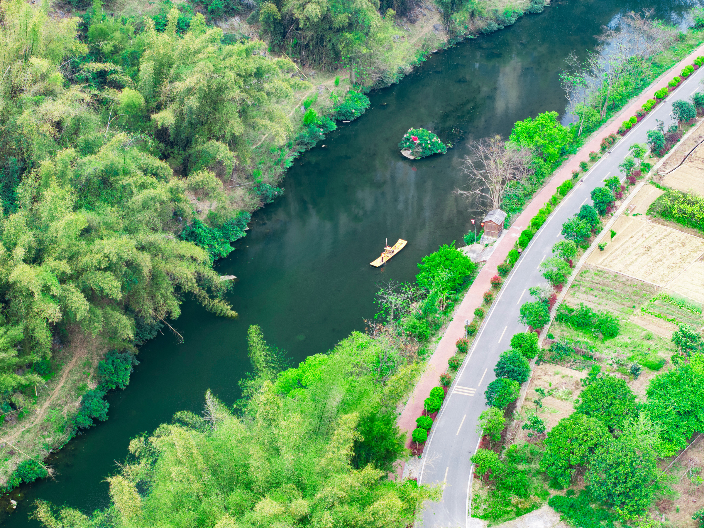 昭平县全景式激活文旅产业