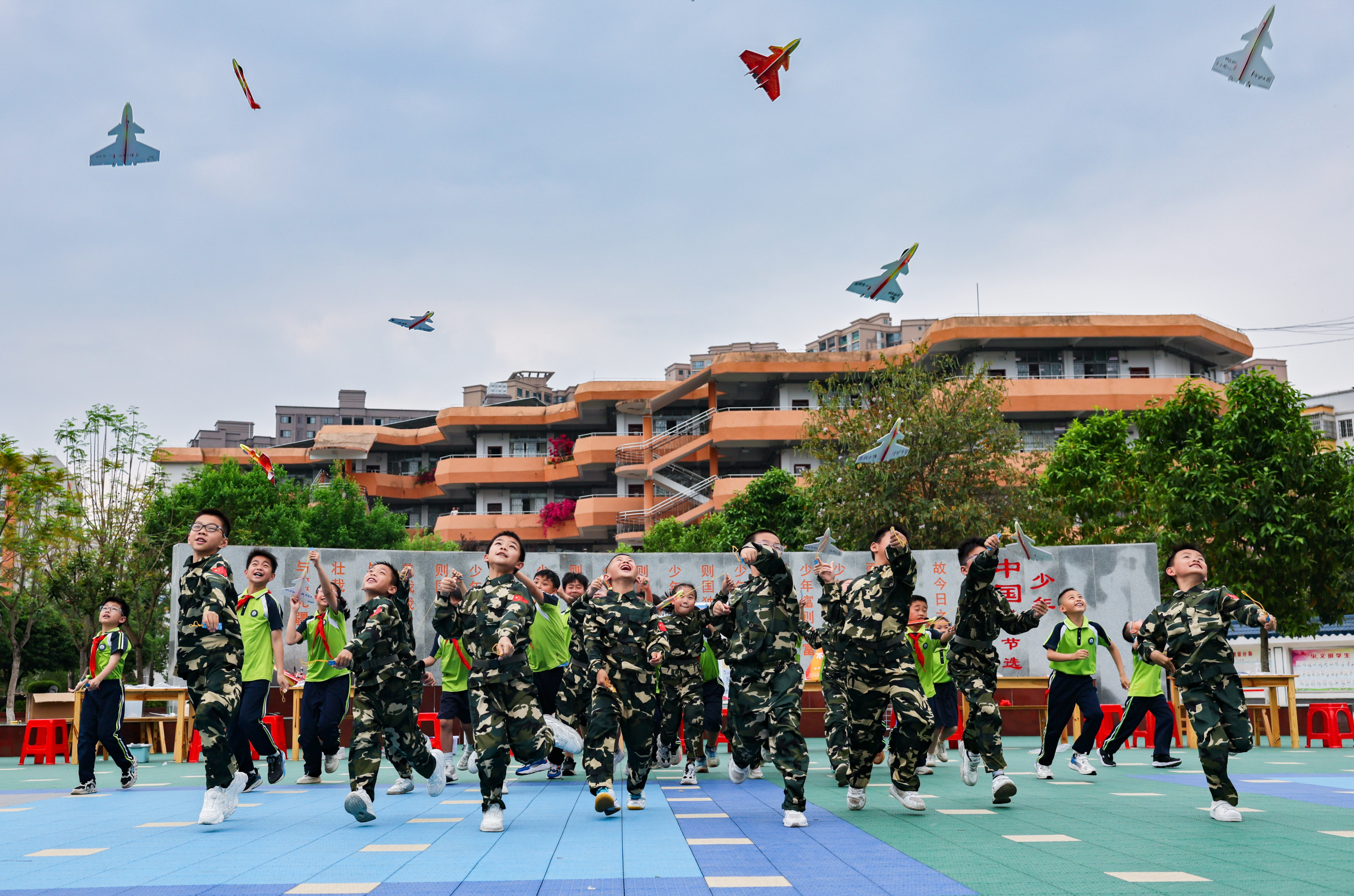 航模+军体拳+宣讲！这样的国安教育课谁能不爱