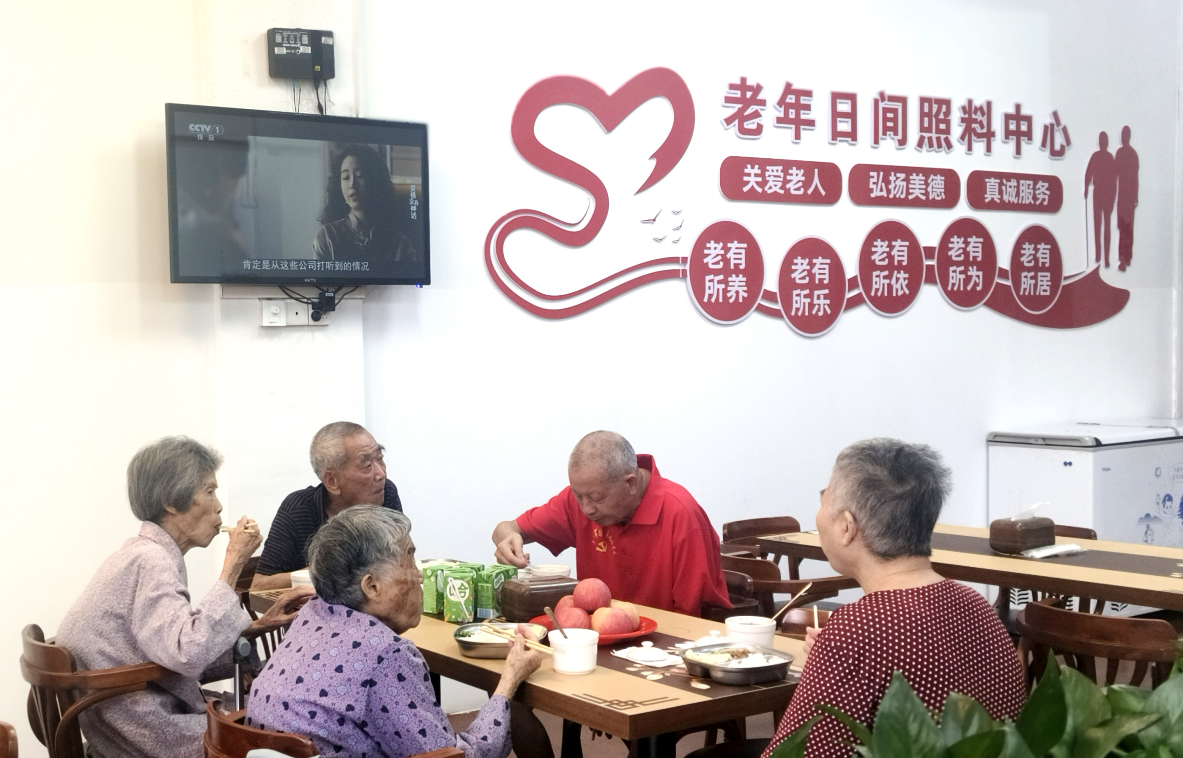 “比在家吃得还香！”贺州平桂区长者饭堂让老人吃出幸福