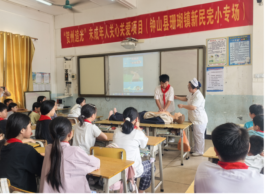 “追光”护成长 温情润童心